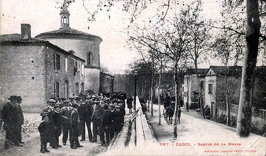 1910 Sortie de la Messe